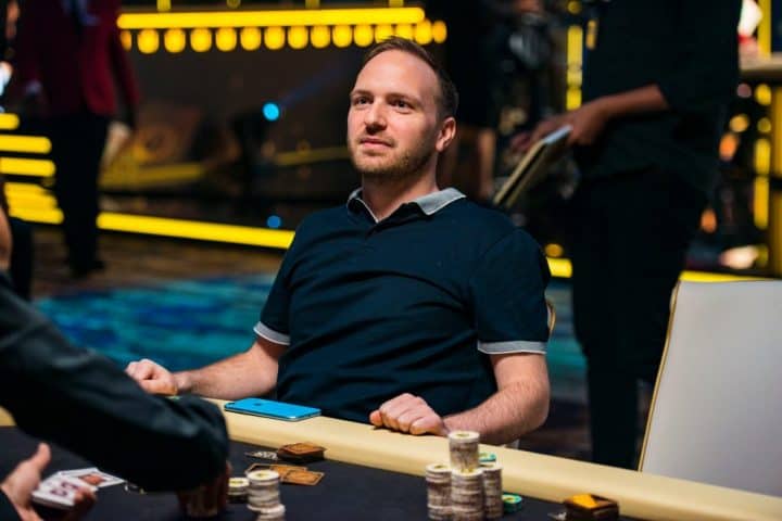 Tìm hiểu chi tiết về dạng trò chơi Baccarat Người chia bài Trực tiếp Tim hieu chi tiet ve dang tro choi Baccarat Nguoi chia bai Truc tiep