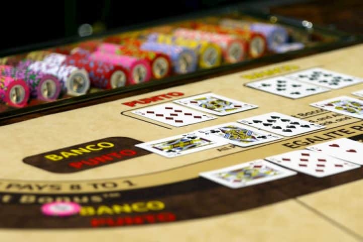 Kiến thức cùng với luật chơi đơn giản của bài Baccarat online Kien thuc cung voi luat choi don gian cua bai Baccarat online