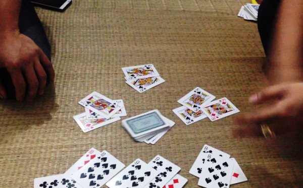 Choi tien len thi nguoi choi can phai nam ro duoc cac kien thuc nao thi moi co the tham gia?