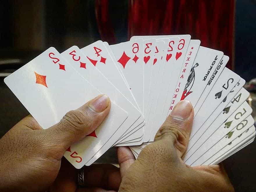 Su dung meo choi phu hop nao trong tua game tien len mien Nam?