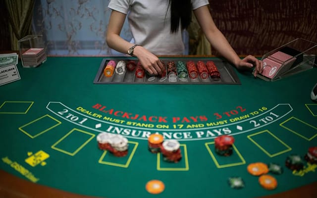 Chỉ ra những rủi ro trong Blackjack bạn cần khắc phục để kiếm được tiền Chi ra nhung rui ro trong Blackjack ban can khac phuc de kiem duoc tien